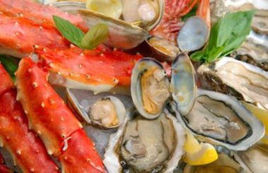 I frutti marini sono inclusi nella dieta per l'osteocondosi cervicale